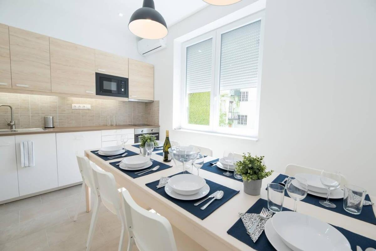 Trendy Central Apartment At Castle Budapest Bagian luar foto