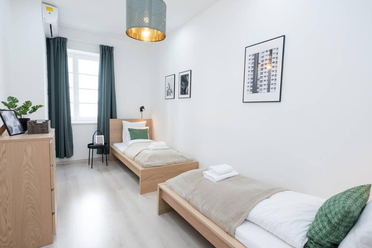 Trendy Central Apartment At Castle Budapest Bagian luar foto