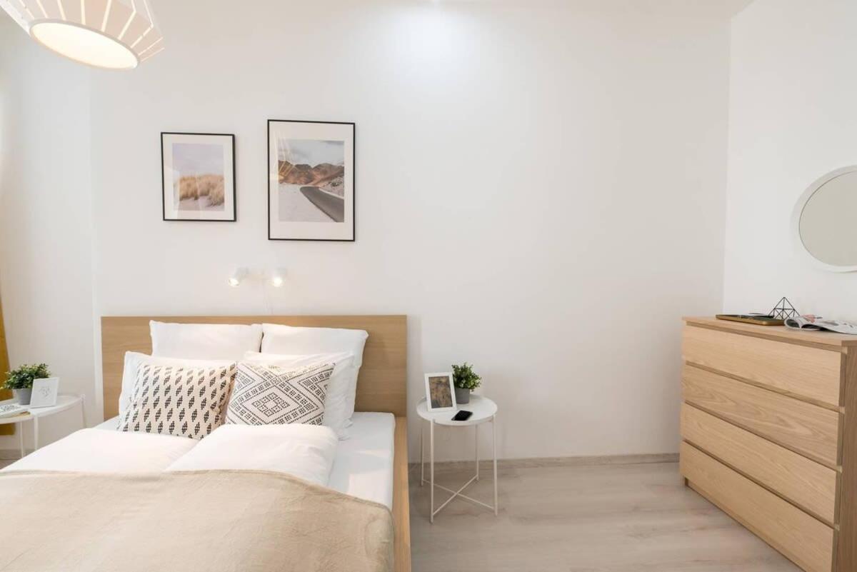 Trendy Central Apartment At Castle Budapest Bagian luar foto