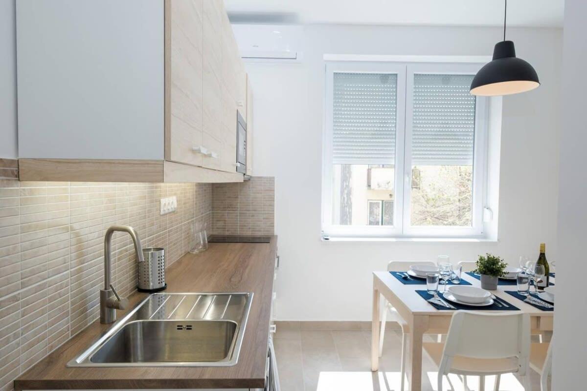 Trendy Central Apartment At Castle Budapest Bagian luar foto