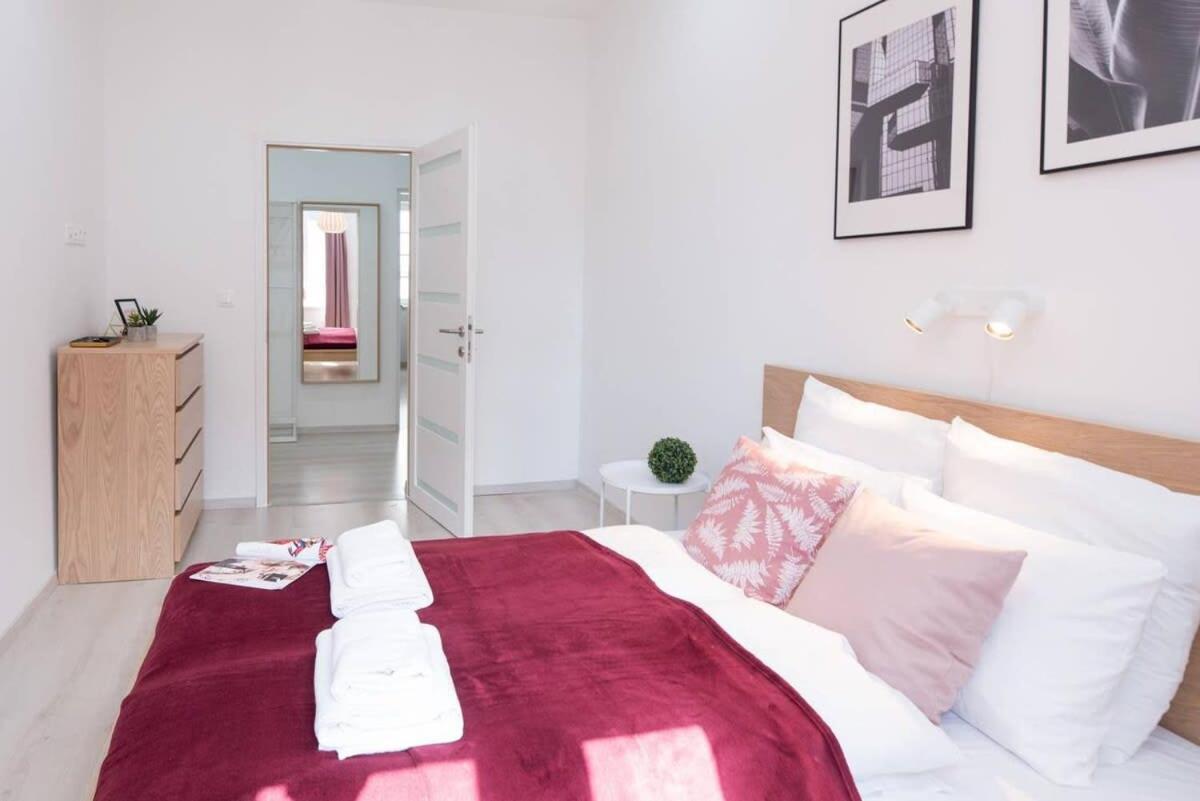 Trendy Central Apartment At Castle Budapest Bagian luar foto