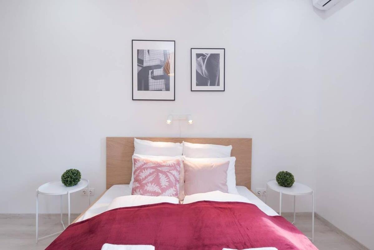 Trendy Central Apartment At Castle Budapest Bagian luar foto
