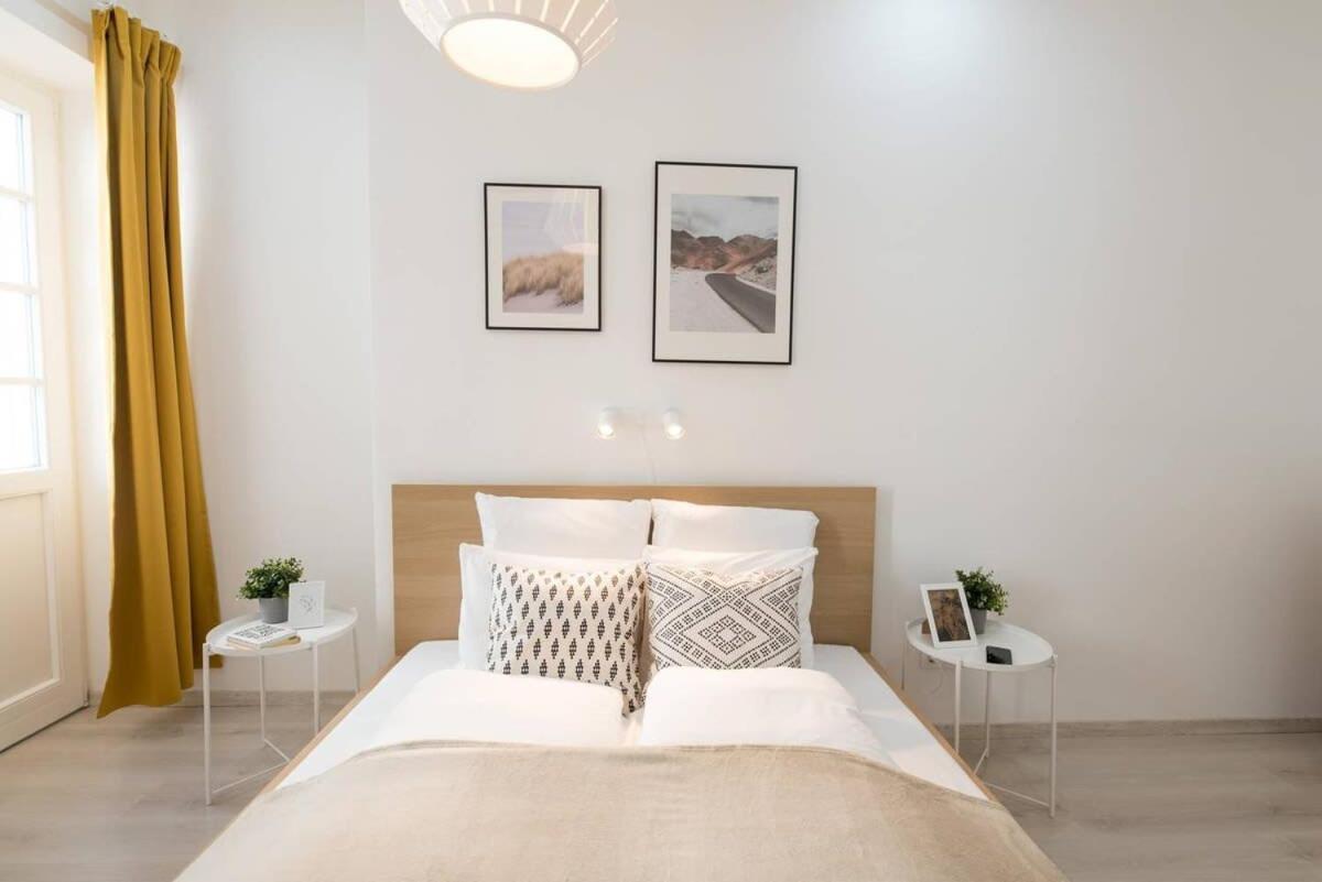 Trendy Central Apartment At Castle Budapest Bagian luar foto