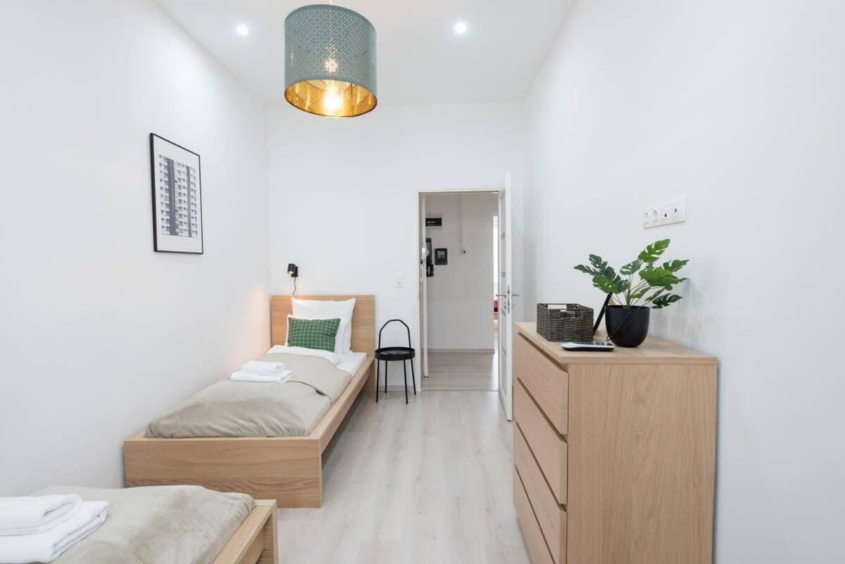 Trendy Central Apartment At Castle Budapest Bagian luar foto