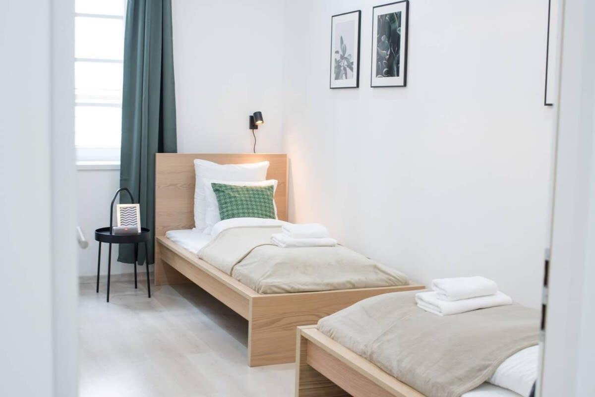 Trendy Central Apartment At Castle Budapest Bagian luar foto